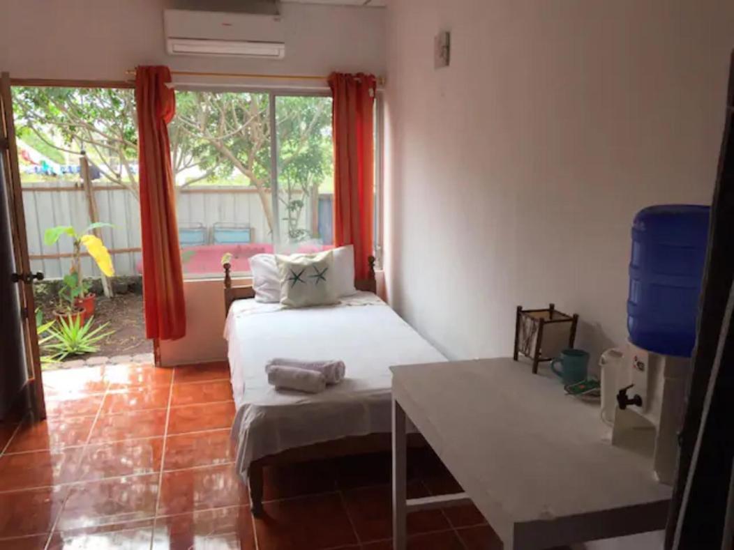 La Casa De Mike Hotel Puerto Villamil Ngoại thất bức ảnh